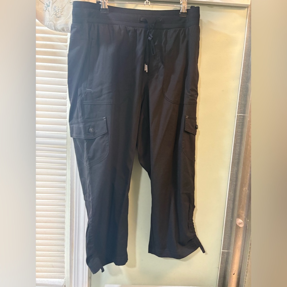 L.L. Bean Gray Cropped Cargo Pants